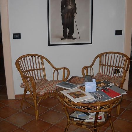 Charlie Chaplin Bed & Breakfast Tamara ภายนอก รูปภาพ
